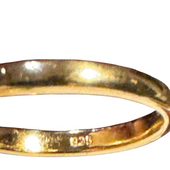 Elegant Sterling Silver Gold plated Ring with light purple Stone - Picture 2 of 7